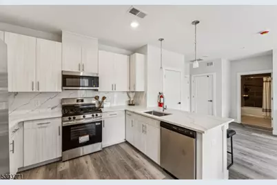 140 W Webster Ave #114, Roselle Park, NJ 07204 - Photo 5