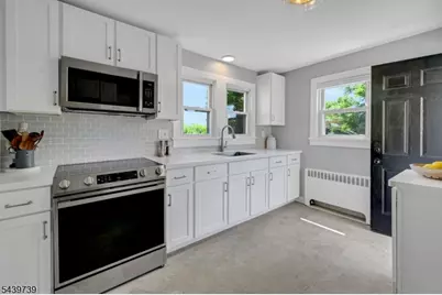 4 Lakeview Ave, Mount Olive, NJ 07828 - Photo 11