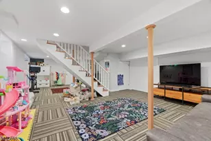 40 Oakwood Ave, Montclair, NJ 07043 - Photo 31
