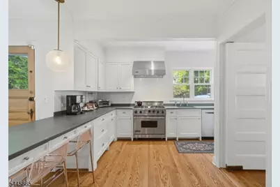 40 Oakwood Ave, Montclair, NJ 07043 - Photo 13