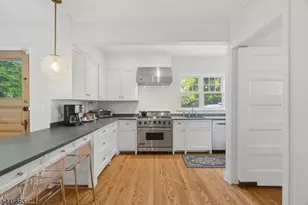 40 Oakwood Ave, Montclair, NJ 07043 - Photo 13
