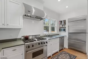 40 Oakwood Ave, Montclair, NJ 07043 - Photo 15