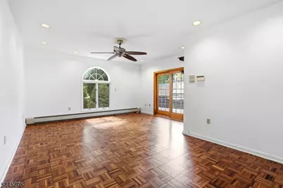814 Willis Pl, Roselle Park, NJ 07204 - Photo 23