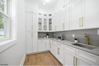 2 Wingate Dr, Livingston, NJ 07039 - Photo 15