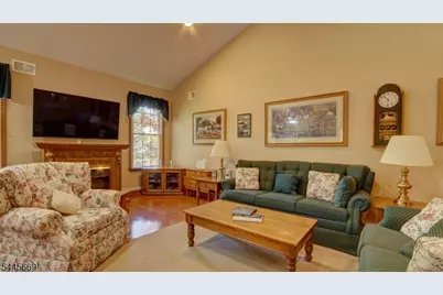 19 Republic Row, Franklin Township, NJ 08873 - Photo 27