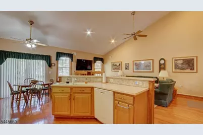 19 Republic Row, Franklin Township, NJ 08873 - Photo 31