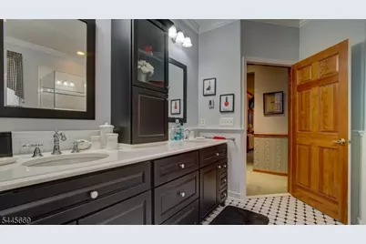 19 Republic Row, Franklin Township, NJ 08873 - Photo 37