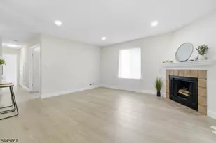93 Gate House Ln, Edison Twp., NJ 08820 - Photo 13