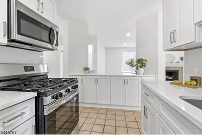 93 Gate House Ln, Edison Twp., NJ 08820 - Photo 5
