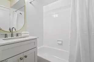 93 Gate House Ln, Edison Twp., NJ 08820 - Photo 21