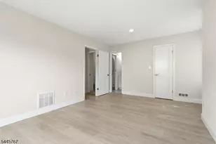 93 Gate House Ln, Edison Twp., NJ 08820 - Photo 21