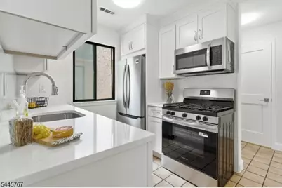 93 Gate House Ln, Edison Twp., NJ 08820 - Photo 3