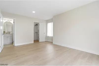 93 Gate House Ln, Edison Twp., NJ 08820 - Photo 19