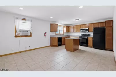 23 Canal St, Raritan, NJ 08869 - Photo 5