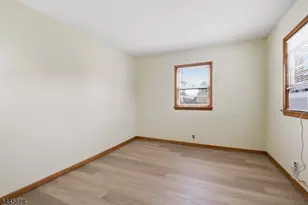 23 Canal St, Raritan, NJ 08869 - Photo 13