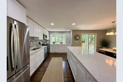 67 Tudor Ln, Berkeley Heights Township, NJ 07922 - Photo 9