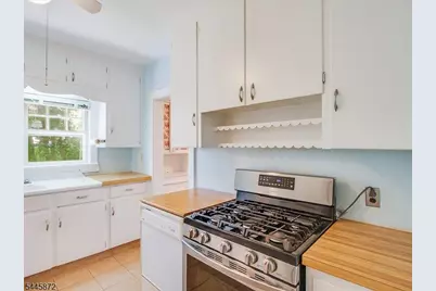 35 Jordan Ter, Dover, NJ 07801 - Photo 9