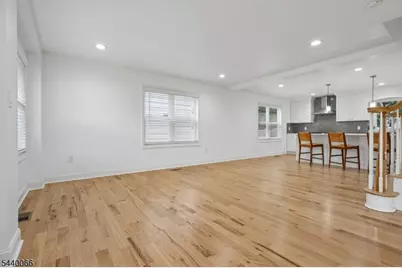 639 Myrtle Ave, Garwood, NJ 07027 - Photo 9