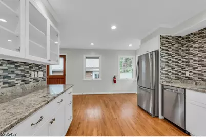 101 Drakestown Rd, Washington Township, NJ 07840 - Photo 7
