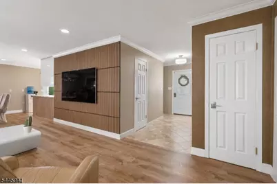 16 Adrian St, Pompton Lakes, NJ 07442 - Photo 11
