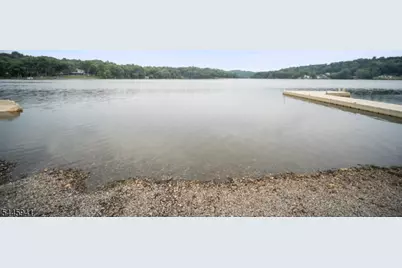 16 Adrian St, Pompton Lakes, NJ 07442 - Photo 43