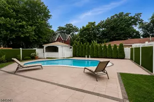16 Adrian St, Pompton Lakes, NJ 07442 - Photo 5