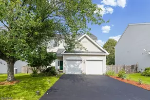 4 Bonner Ct, Hopewell Township, NJ 08534 - Photo 1