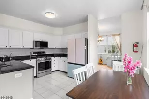 4 Bonner Ct, Hopewell Township, NJ 08534 - Photo 13