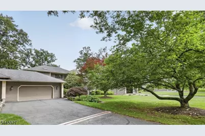 39 Hunters Circle, Tewksbury Township, NJ 08833 - Photo 3