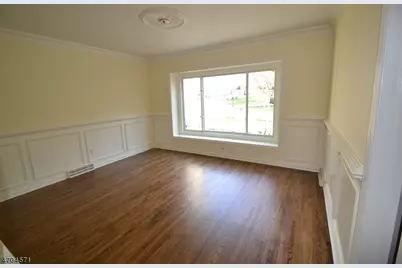 39 Hunters Circle, Tewksbury Township, NJ 08833 - Photo 5