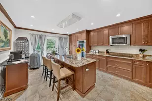 39 Hunters Cir, Tewksbury Township, NJ 08833 - Photo 17