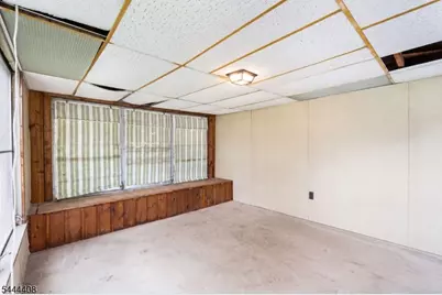 31 N Dell Ave, Roxbury Township, NJ 07847 - Photo 17
