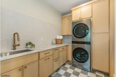 98 Haddenfield Rd, Clifton, NJ 07013 - Photo 39