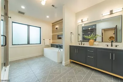 98 Haddenfield Rd, Clifton, NJ 07013 - Photo 31