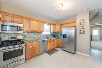 31 Zeliff Ave, Little Falls Township, NJ 07424 - Photo 11