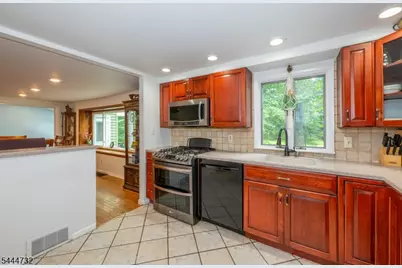 89 Moraine Rd, Parsippany, NJ 07950 - Photo 13
