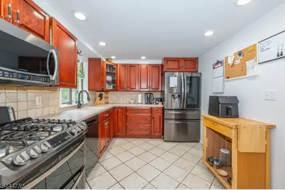 89 Moraine Rd, Parsippany, NJ 07950 - Photo 11