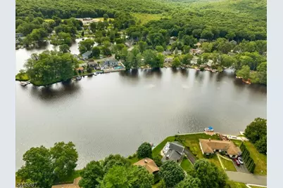 19 W Shawnee Trl, Jefferson Township, NJ 07885 - Photo 29