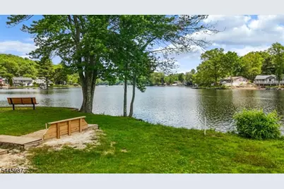 19 W Shawnee Trl, Jefferson Township, NJ 07885 - Photo 41