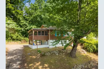 19 W Shawnee Trl, Jefferson Township, NJ 07885 - Photo 1