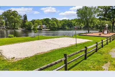 19 W Shawnee Trl, Jefferson Township, NJ 07885 - Photo 39