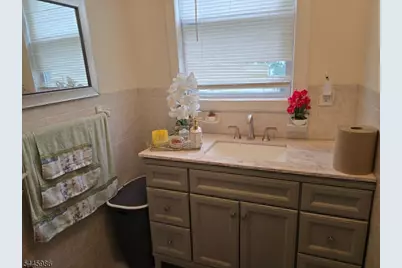 217 Rutledge Ave, East Orange, NJ 07017 - Photo 7