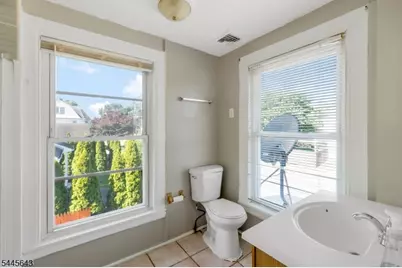 41 Elizabeth St, South Bound Brook Boro, NJ 08880 - Photo 33