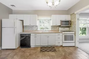 41 Elizabeth St, South Bound Brook Boro, NJ 08880 - Photo 27