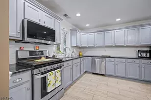 453 Huntington Rd, Union Township, NJ 07083 - Photo 7