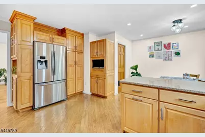 151 Cottage Pl W, Long Hill Township, NJ 07933 - Photo 17