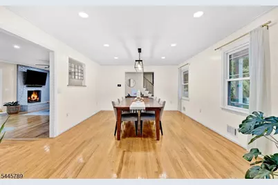 151 Cottage Pl W, Long Hill Township, NJ 07933 - Photo 9