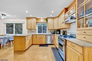 151 Cottage Pl, Long Hill Township, NJ 07933 - Photo 15