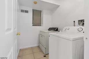 582 S 19th, Newark, NJ 07103 - Photo 7
