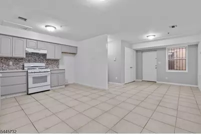 582 S 19th #1, Newark, NJ 07103 - Photo 11